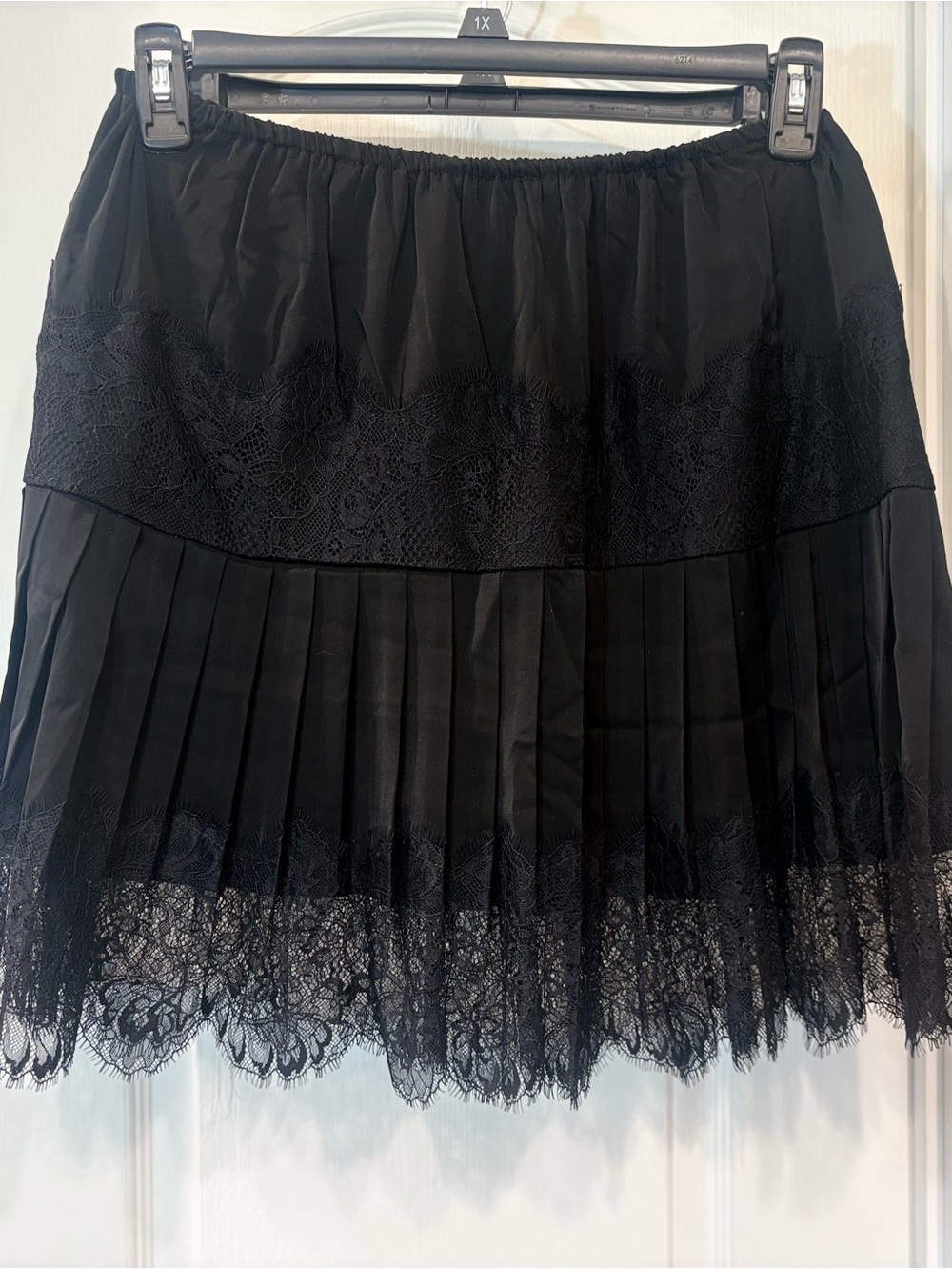 Black and white Lace Pleated Mini Skirts.